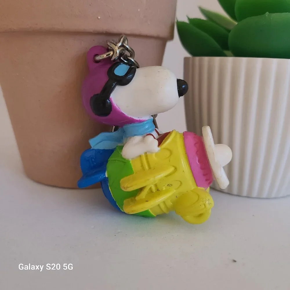 Unknown Brand Snoopy Flying An Easter‎ Egg Plane Keychain Multi-Color Vintage